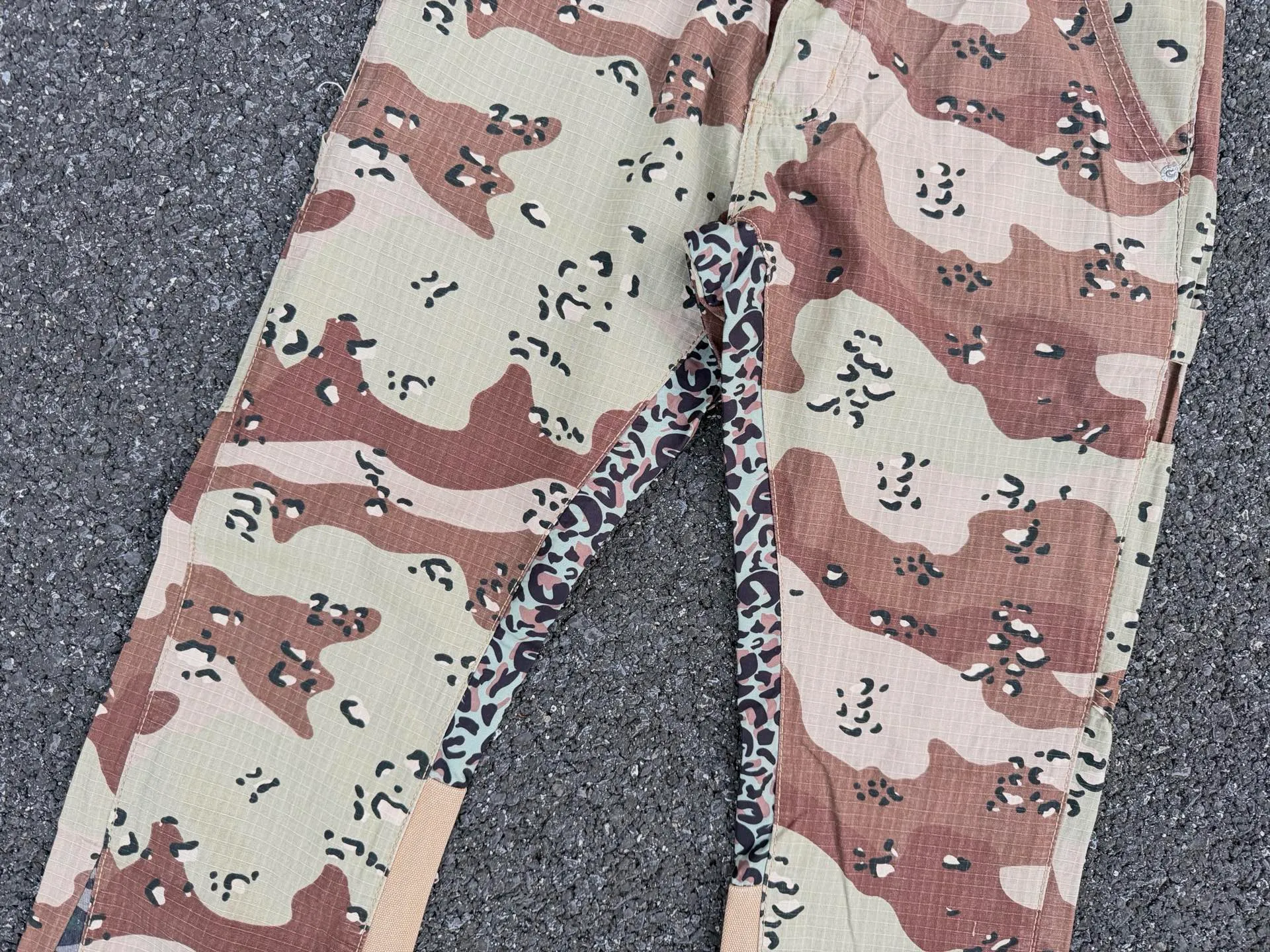 P250💰GA04 GALLERY DEPT. Desert camouflage spliced ​​overalls American high street loose multi-pocket micro-flare casual trousers Code number: 28 30 32 34 36